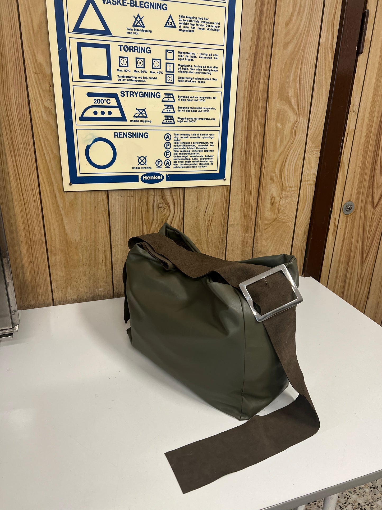 SQUARE buckle - forest big - brown strap